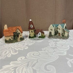 ❄️ Museum Collections, Inc. 1987 Whimsical Village House Trio Multi Color